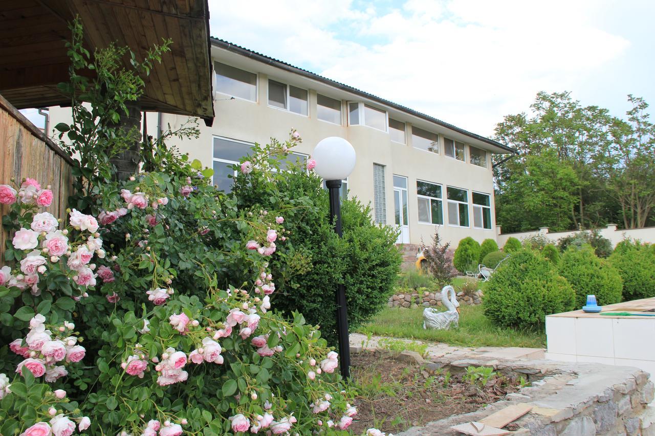 Constancia Hotel Kamianets-Podilskyi Luaran gambar