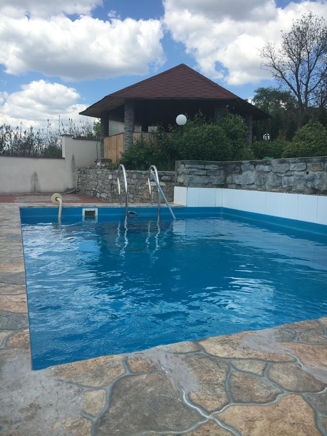 Constancia Hotel Kamianets-Podilskyi Luaran gambar