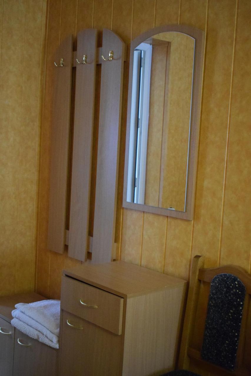 Constancia Hotel Kamianets-Podilskyi Luaran gambar