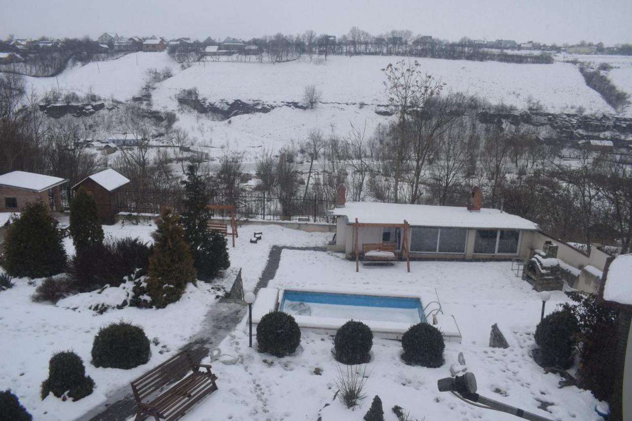 Constancia Hotel Kamianets-Podilskyi Luaran gambar