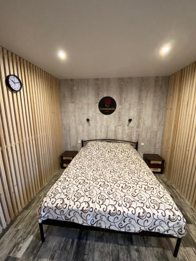 Constancia Hotel Kamianets-Podilskyi Luaran gambar